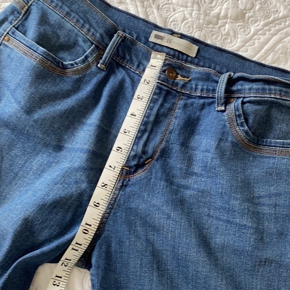 Levi’s high rise cuffed long length shorts size 14 - Picture 9 of 10